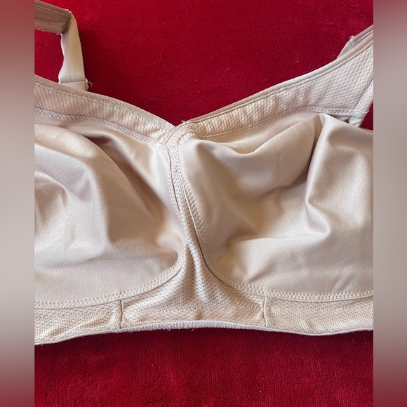 SOLD ✅ Glamorise Sport Women's Adjustable Strap Back Closure Wireless Beige 36G - Picture 2 of 9